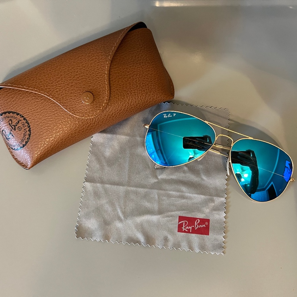 Ray-Ban Aviator Polarized Flash Lenses Sunglasses in Gold and Blue